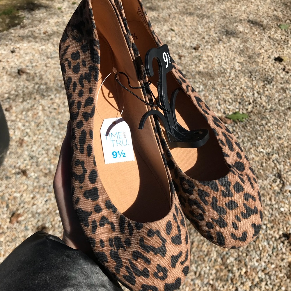 NWT - Cheetah Flats